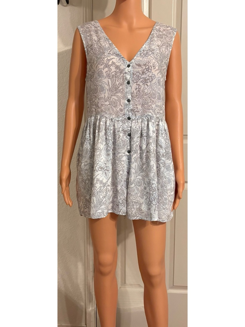 Ecote Floral Button-Front Mini Romper - White & Light Gray